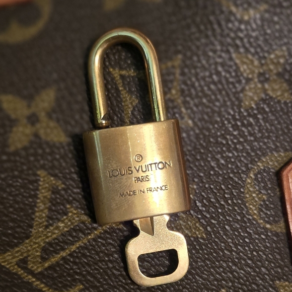 Key & Lock Louis Vuitton #306 - Picture 4 of 4